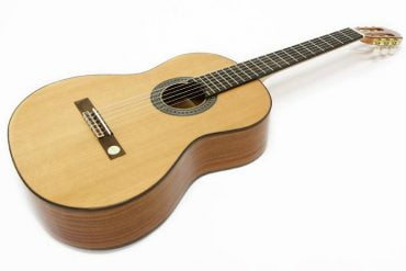Choisir une guitare classique