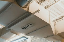 Derrière les plafonds des hôtels : ce que la ventilation raconte sur la qualité d'un séjour